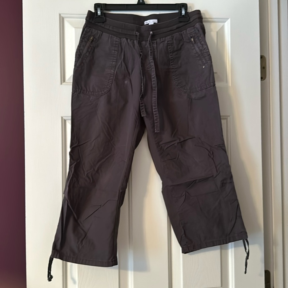 Gap chino capris